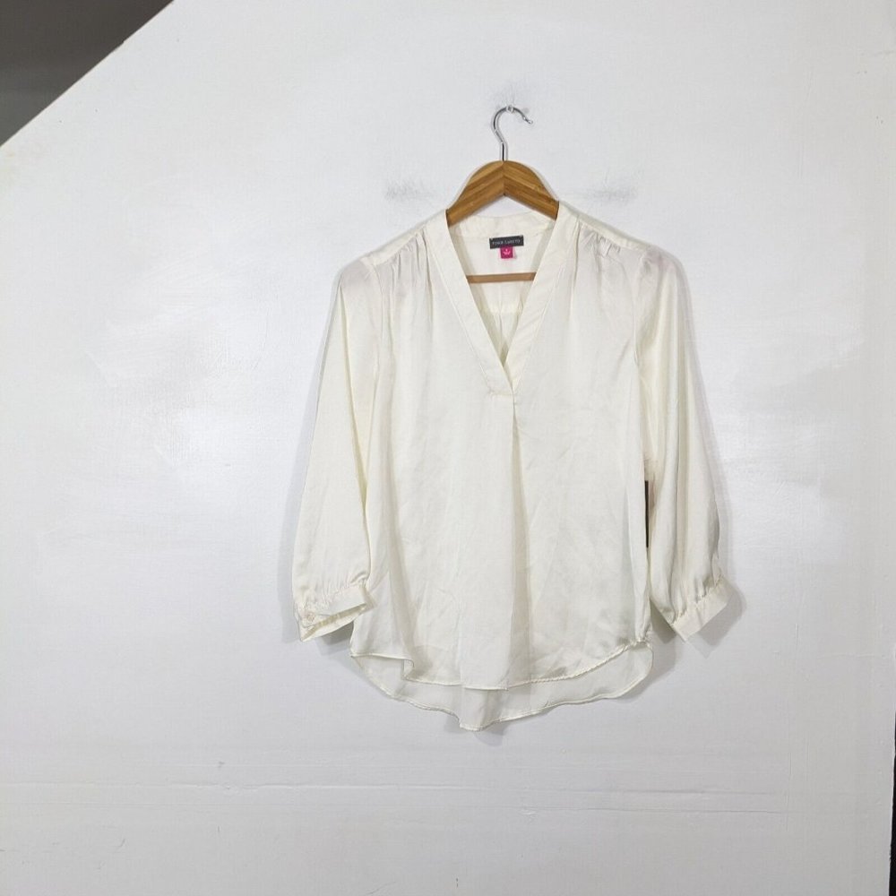 Vince Camuto Cream V-Neck Long Sleeve Blouse